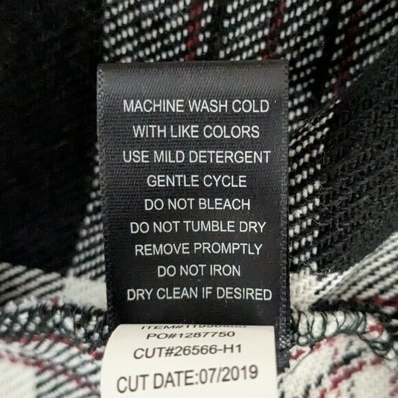 TORRID Black/Red Plaid Mid-Length Heavyweight Sweater Coat; Size 18/20 - Picture 5 of 5